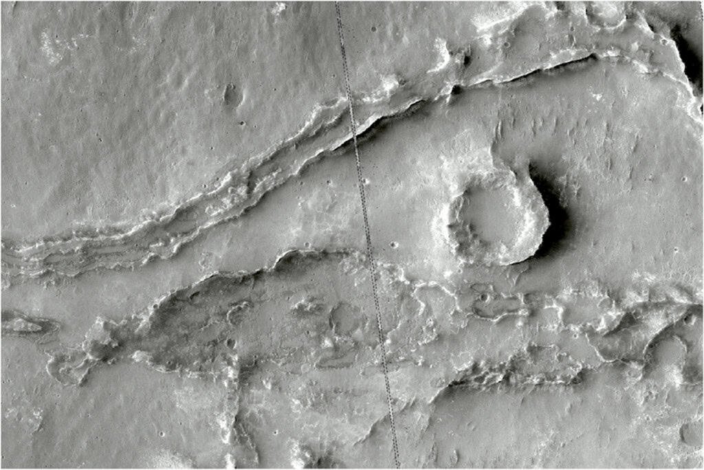 Winding River Crest finds in the region of Noachis Terra, on Mars, which may indicate the presence of water